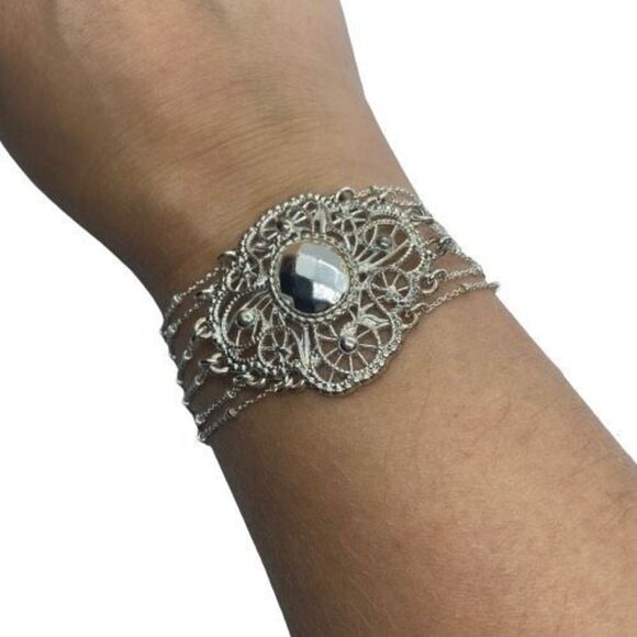 Gorgeous Avon NRT Silver Tone Multi Strand 7-8” Bracelet - Picture 7 of 7